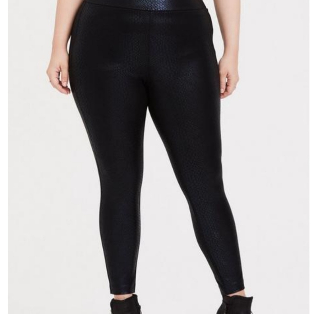 Torrid Studio Pixie Pants - Snake Print NWT - image 2